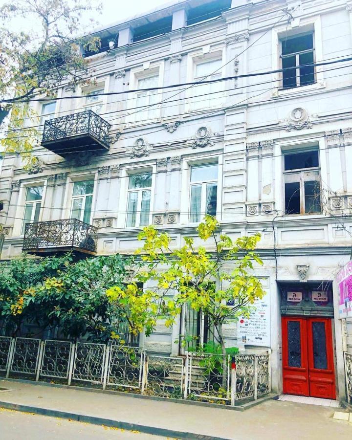 Red Door Daire Tiflis Dış mekan fotoğraf